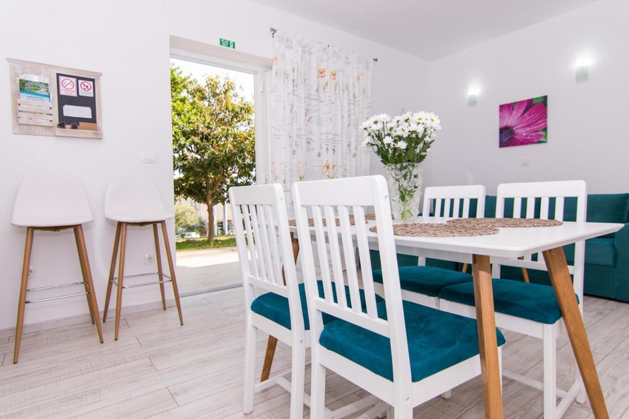 Ferienwohnung Apartman Sun Solin Exterior foto